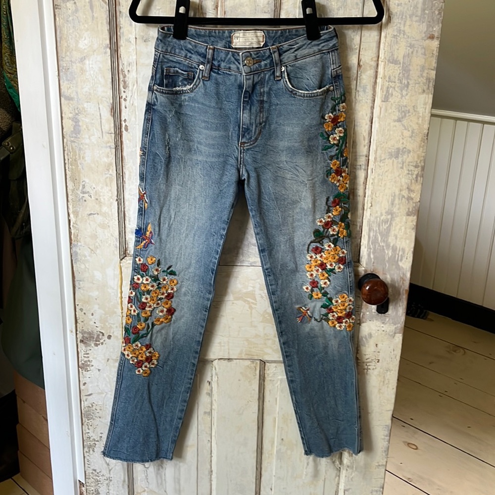 Free People embroidered high rise jean, size 24